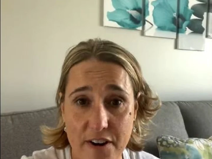 Shannon sharing her heel-pain experience